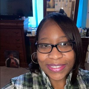 Meet your Posher, Vaniecia